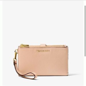 Soft Pink Michael Kors  Smartphone Wallet